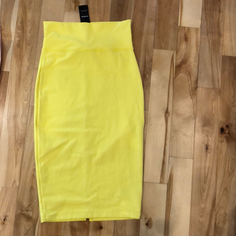 Yellow Bebe form fitting skirt